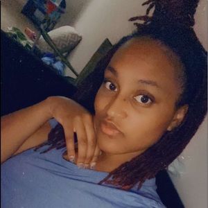 Meet your Posher, Adrianna